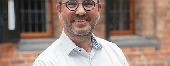 Lijsttrekkersdebat in Martiniplaza: symbolisch akkoord tegen reclamebelasting // Schouw Bedrijventerrein West: "Volgens mij woont daar iemand illegaal!" 