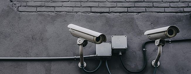 Lijsttrekkersdebat in Martiniplaza: symbolisch akkoord tegen reclamebelasting // Schouw Bedrijventerrein West: "Volgens mij woont daar iemand illegaal!" 