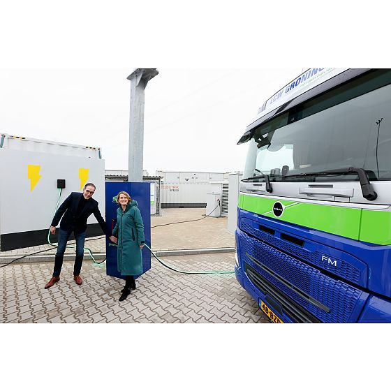 LCW opent laadplein voor opladen elektrische vrachtwagens › GROC ...