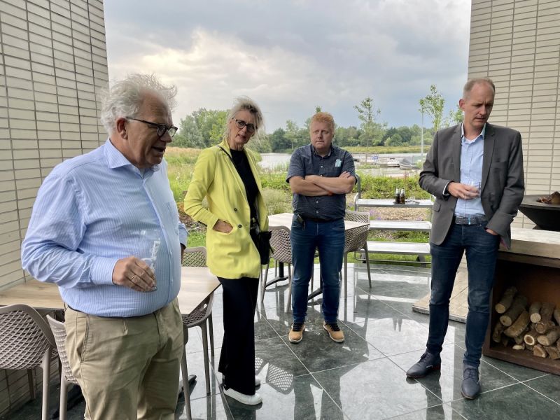 Bedrijvenvereniging WEST en EnTranCe verlengen samenwerking: ‘Samen de energietransitie versnellen’