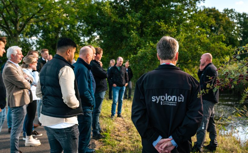 Jubilerend Syplon doet zichzelf nieuw kantoorpand cadeau