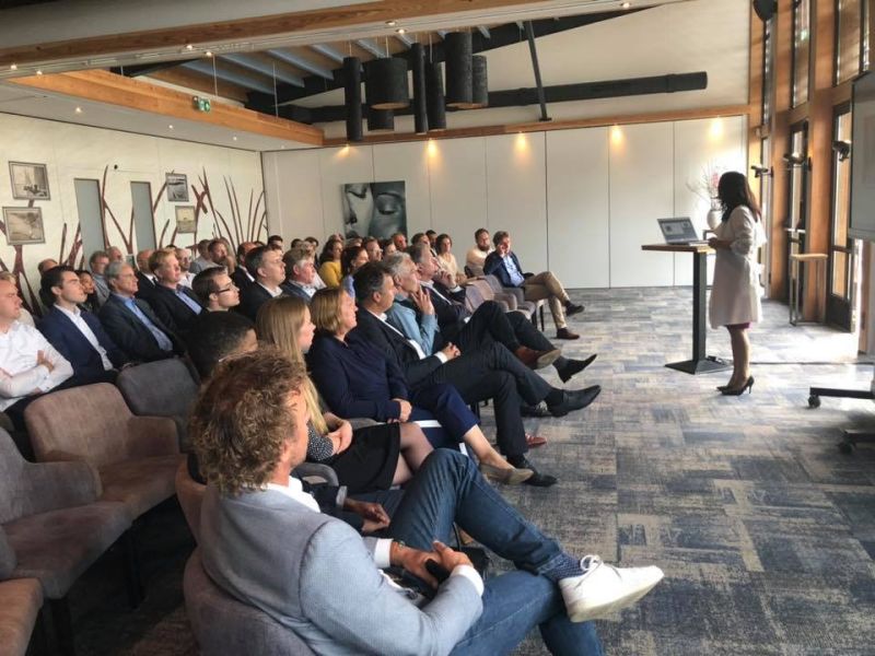 Zakenvrouw van de Wereld spreekt voor Commercieele Club Groningen
