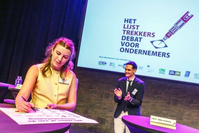 Lijsttrekkersdebat in Martiniplaza: symbolisch akkoord tegen reclamebelasting